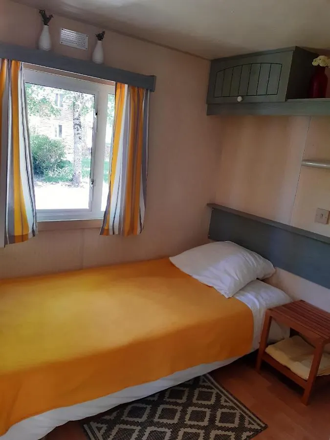 Senergues Camping Etang Du Camp אתר קמפינג