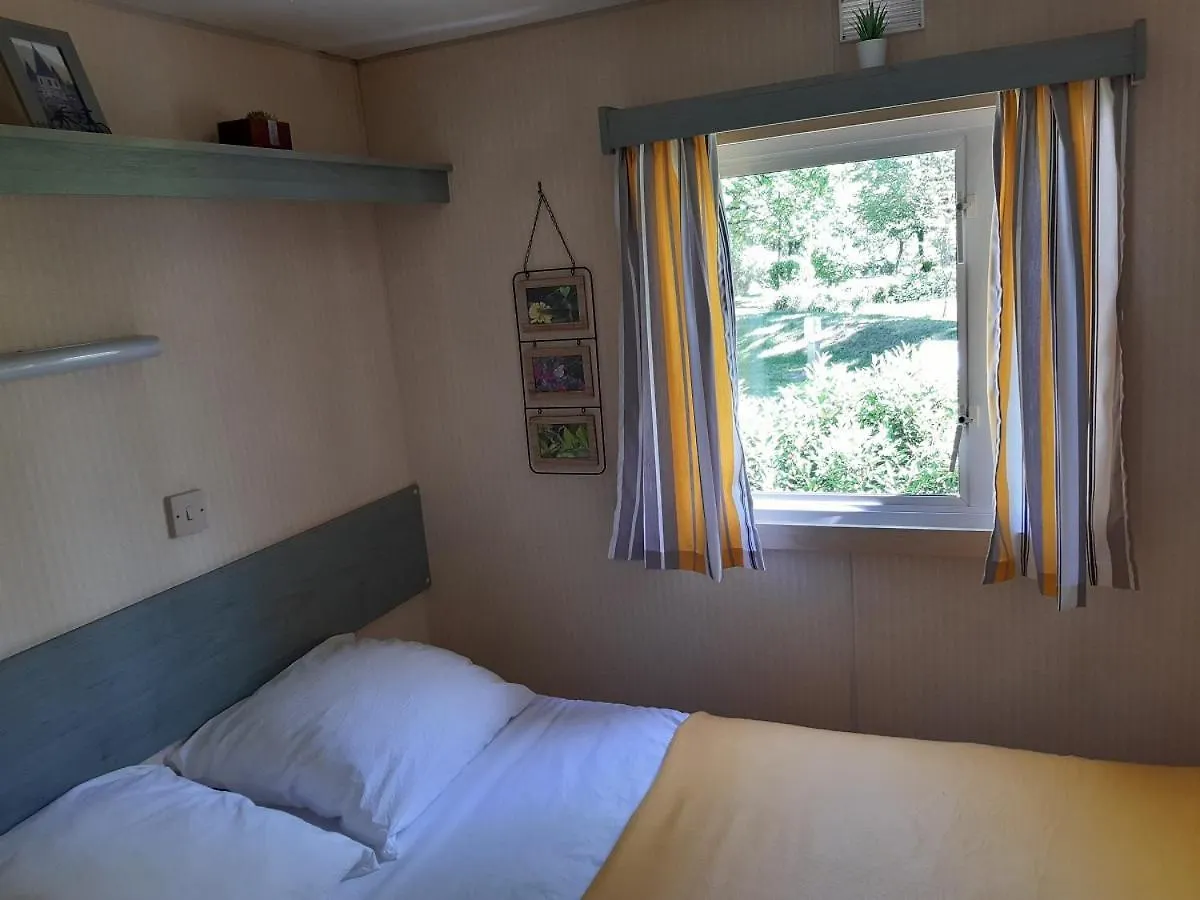 *** אתר קמפינג Senergues Camping Etang Du Camp צרפת