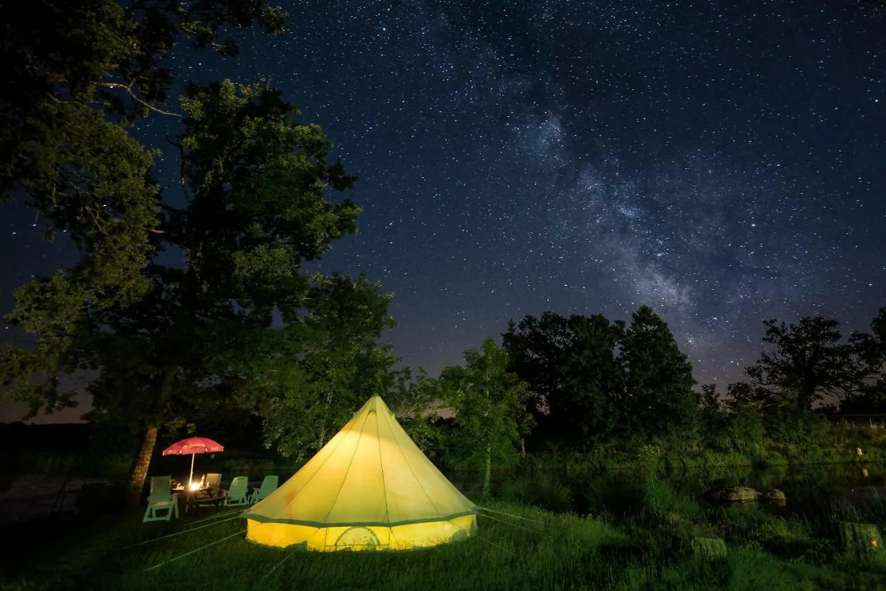 Senergues Camping Etang Du Camp אתר קמפינג
