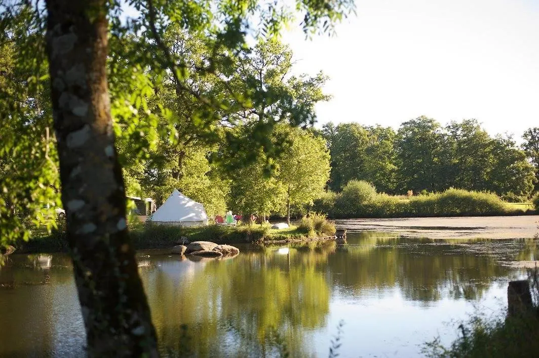 Camping Etang Du Camp Senergues 法国